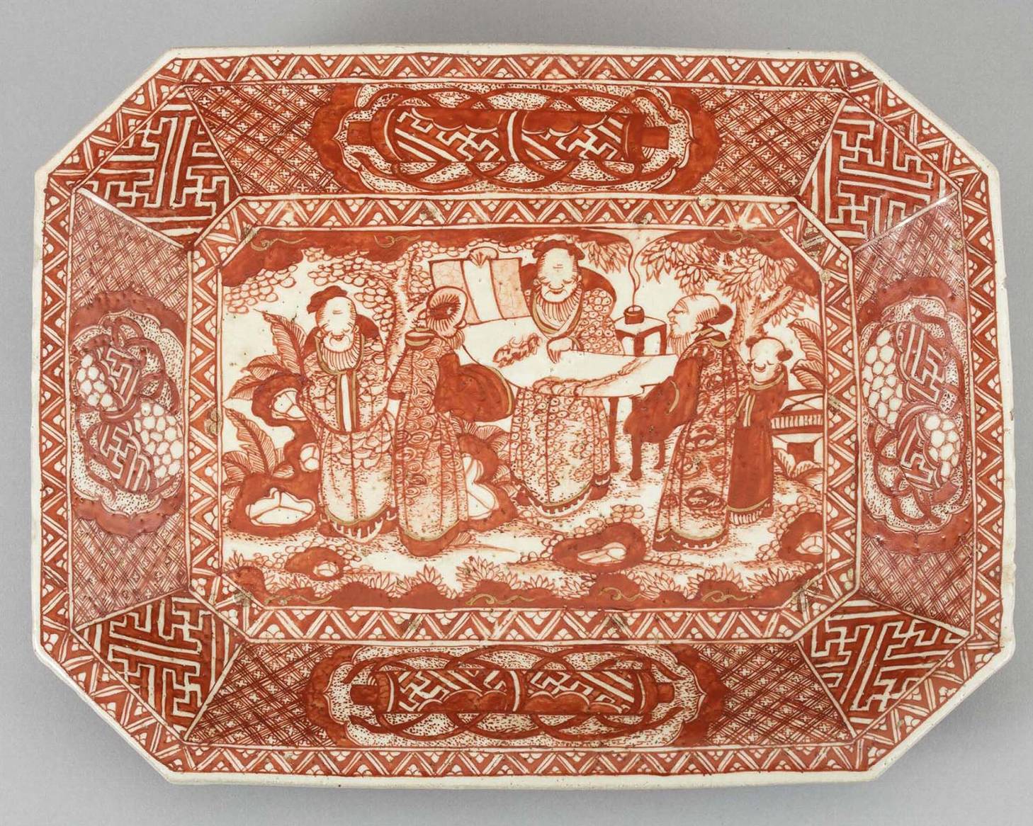 赤絵金彩唐人物図角皿 – 兵庫陶芸美術館 収蔵品データベース