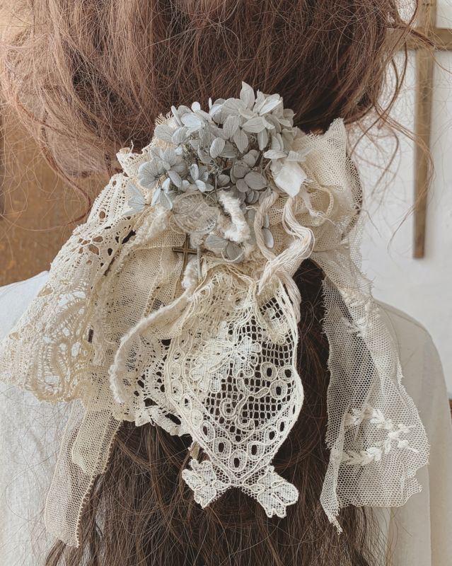 pollenbienco／アンティークレースと十字架のウィッグバレッタ・B