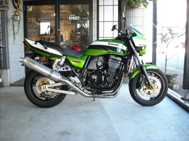 バイク メーターと配線一式ZRX1200R 2008年式J7