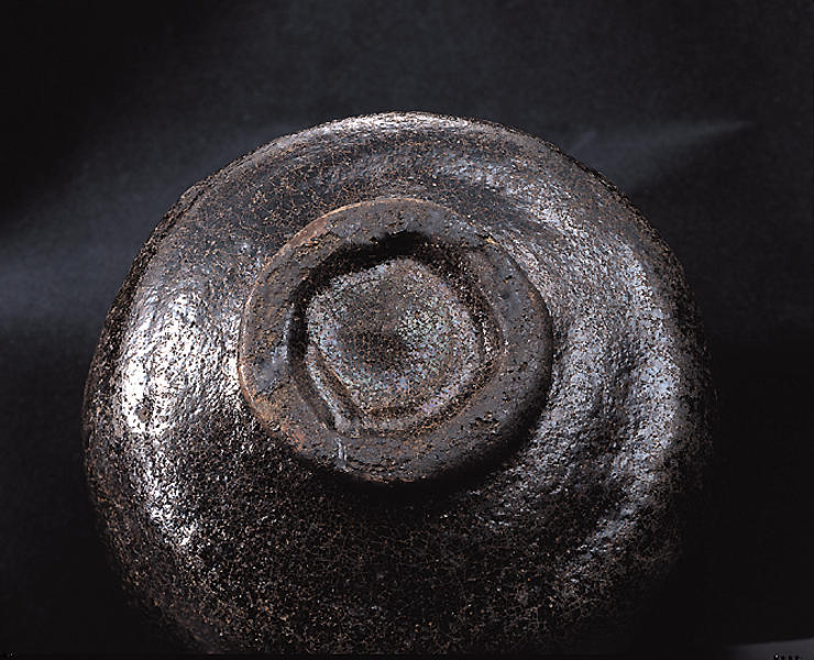 黒楽茶碗 長次郎作 - MIHO MUSEUM