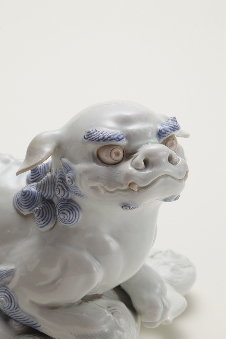 染付じゃれ獅子置物 ｜ みかわち焼 三川内焼- 総合サイト
