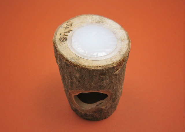 インセクトシェルターS（クワガタの天然木の穴付き隠れ家）販売