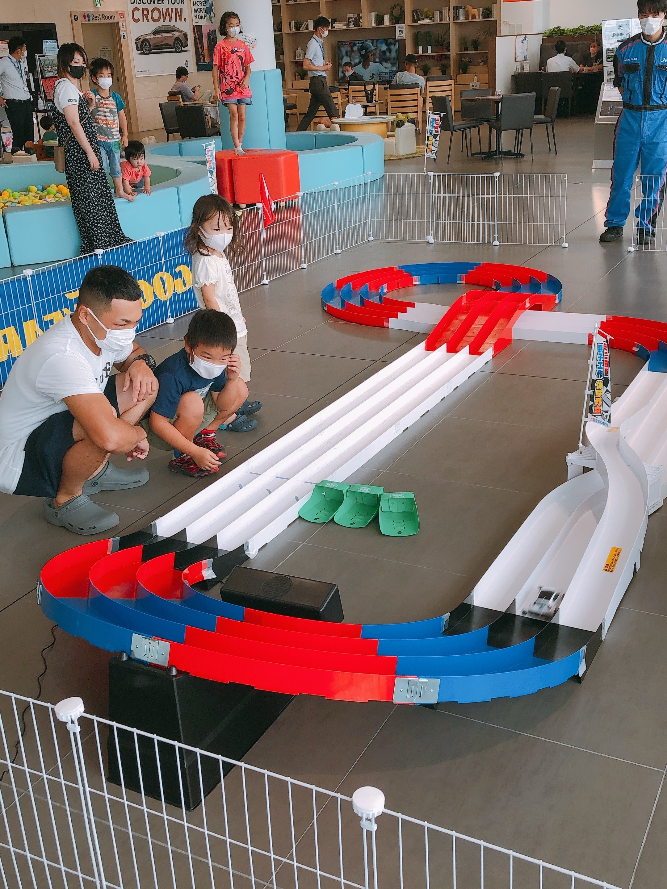 加古川店でミニ四駆親子工作体験イベントを開催しました