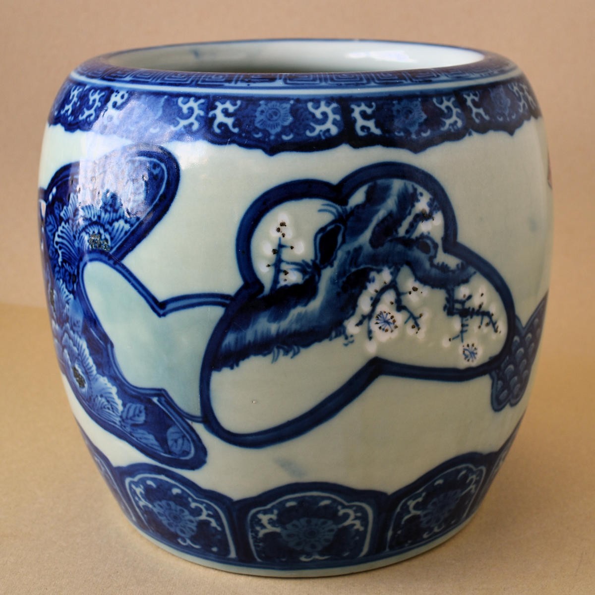 火鉢と炭道具の販売 骨董 斎明堂 / 浮出火鉢