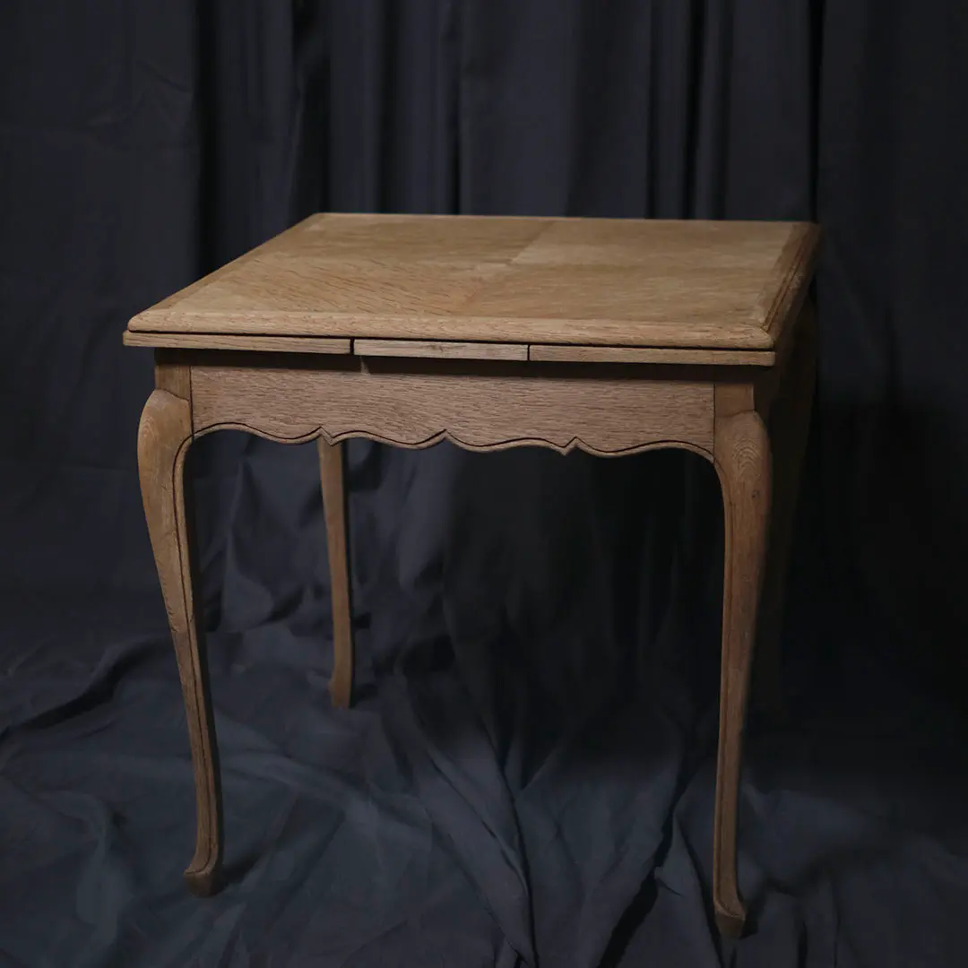 アンティークテーブルのオンライン商品 イギリスとフランスから洗練