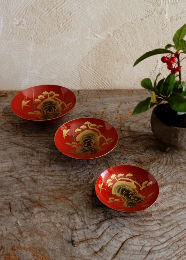 蒔絵三つ組盃 三宝 漆皿 漆器 漆盆 酒器 お正月