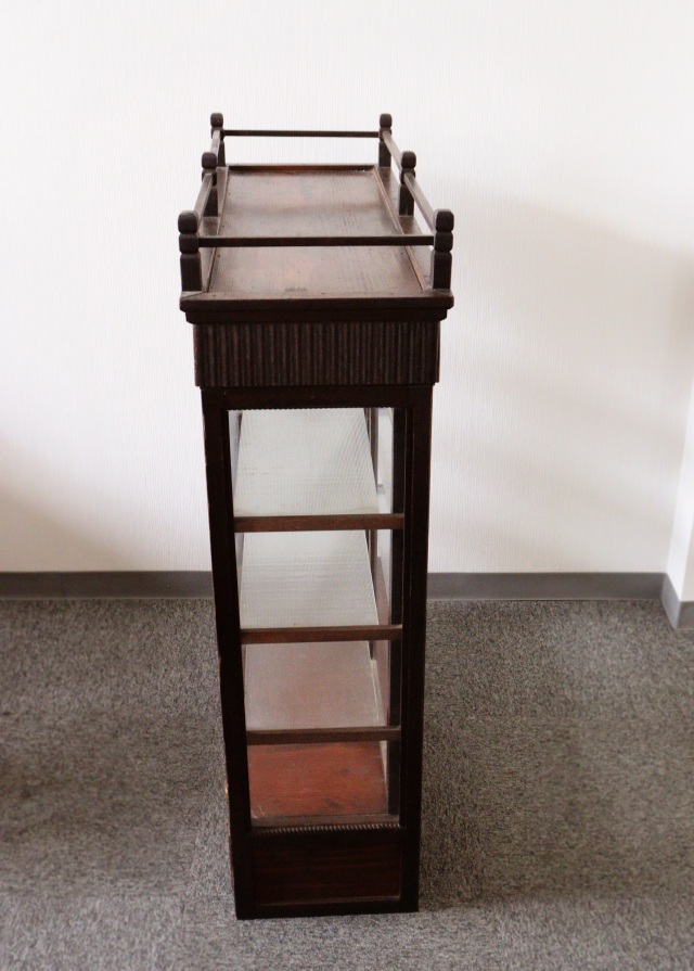 seven 昭和レトロ ガラスケース ショーケース 正面斜めガラス seven