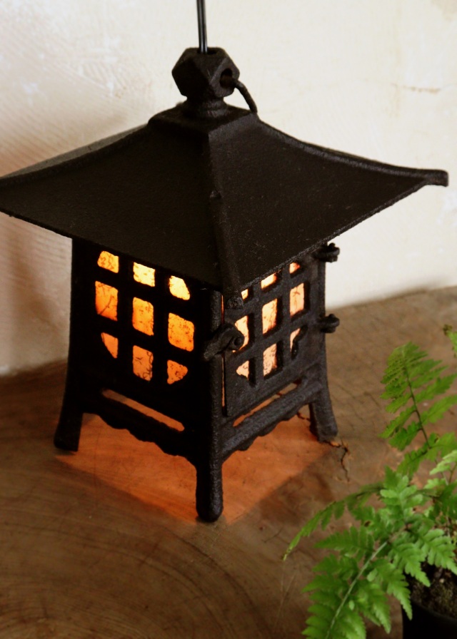 古民具 錆あり 吊り灯ろう 吊り灯籠 燈籠 鉄製 ヴィンテージ