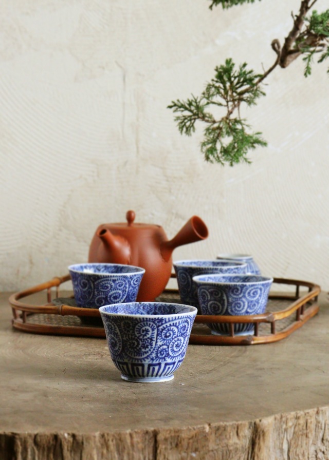 古伊万里染付草花文蛸唐草文大皿 江戸時代中期頃(文化十二年の箱入) 古