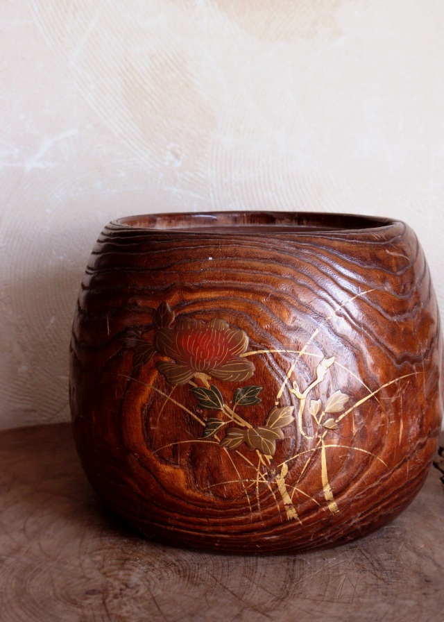 古い 桐火鉢一対 菊蒔絵 小さめ 手あぶり 6.5号 高さ15.3cm【MB30 古い