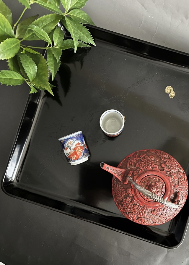 現状品】輪島塗 漆器 黒 足付き膳 御膳 金彩 松 18客 レトロ 割烹屋