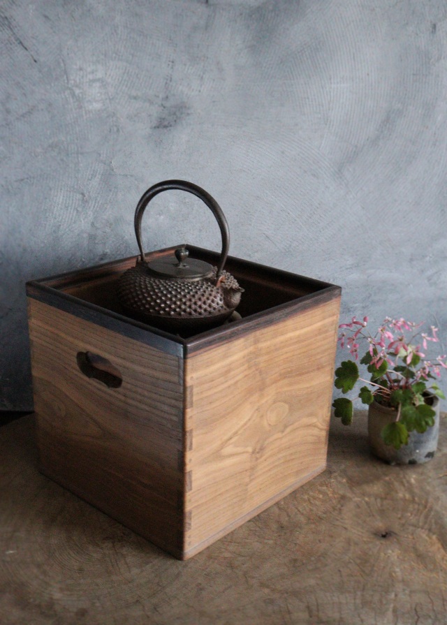 関東長火鉢 囲炉裏 五徳 道具置き 火箸 アンティーク 骨董 火鉢 レトロ