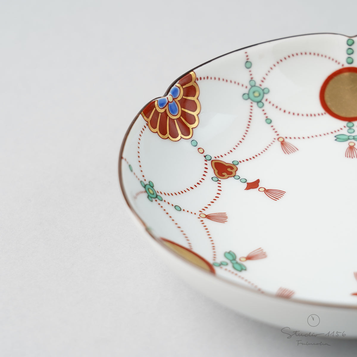 有田焼 錦日輪赤玉瓔珞紋 銘々皿 15cm 其泉窯の通販｜Studio1156