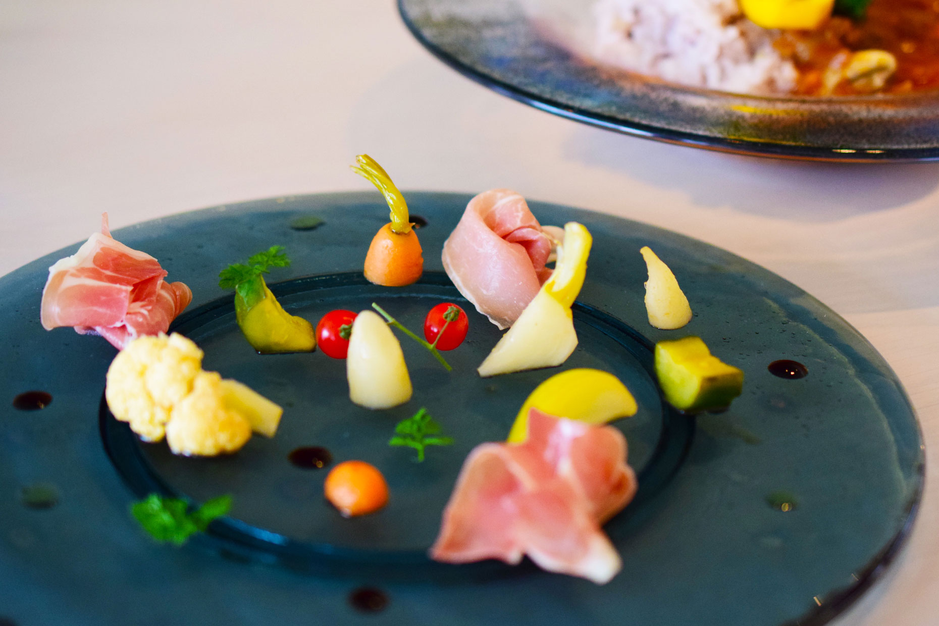 中国 花の形の皿 u6230912 中国 花の形の皿 u6230912 中国 花の形の皿