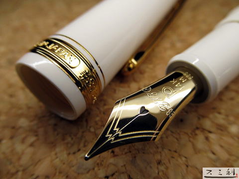 プラチナ ＃3776センチュリー シュノンソーホワイト スミ利で好評