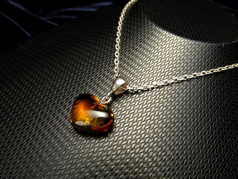 ◇お手ごろ価格♪◇キュートなハート型◇極上つやつや光沢◇AAA