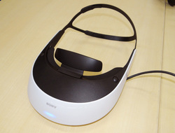 ソニー、第2世代ヘッドマウントディスプレイ「HMZ-T2」を国内発売 ー