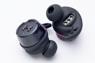 超多芸多才” 完全ワイヤレスイヤホン、JBL「UA SPORT WIRELESS FLASH