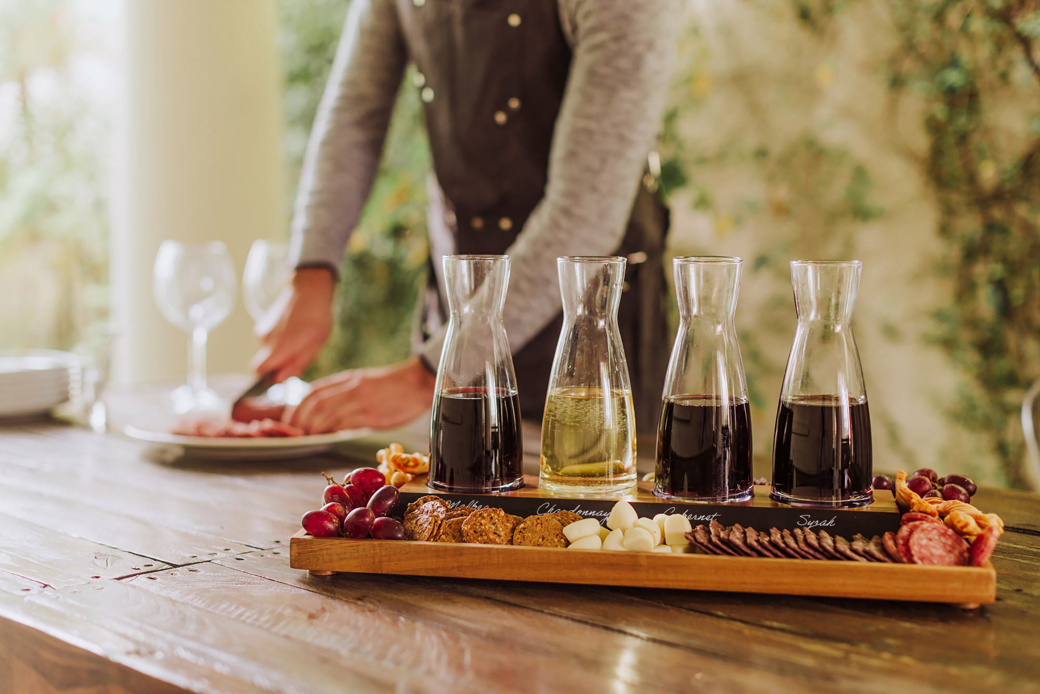 Cava Wine Tasting Kit with 4 Glass Carafes – PICNIC TIME FAMILY OF