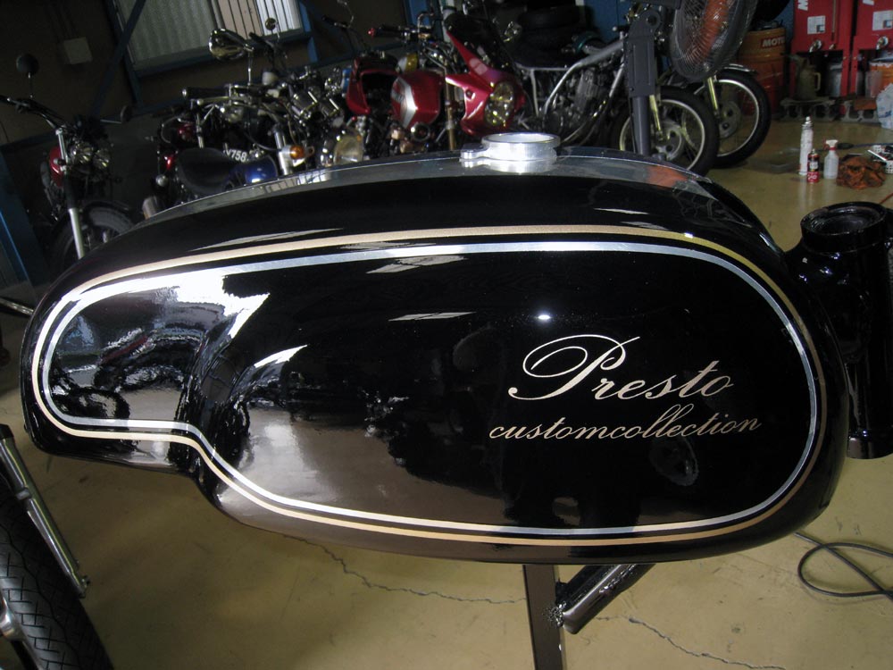 SR400 純正タンク RH01J SR400/500 純正ワンオフ 底面カット加工済み