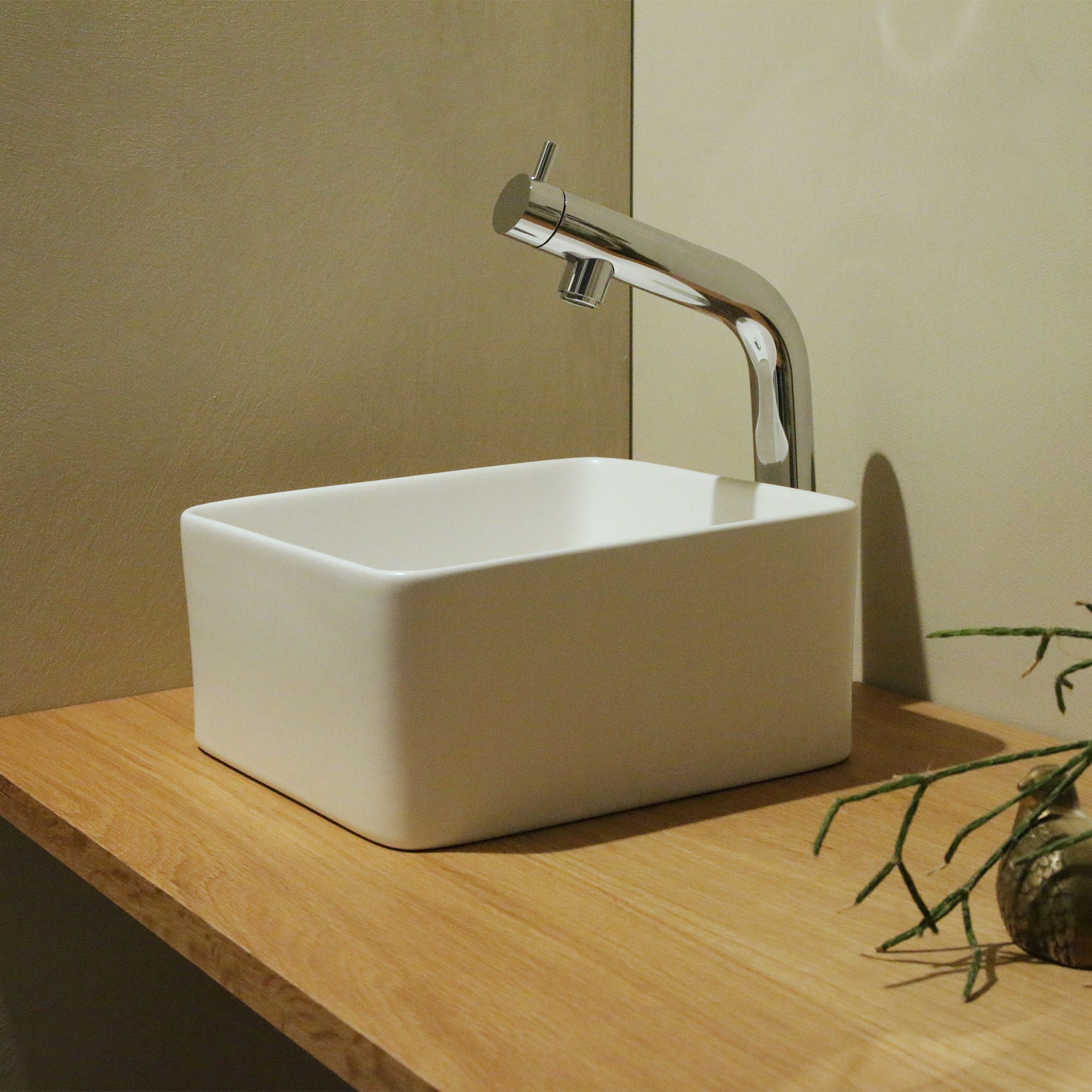 洗面水栓 TT-1：スパウトレバー単水栓 ベントネック クローム | KB