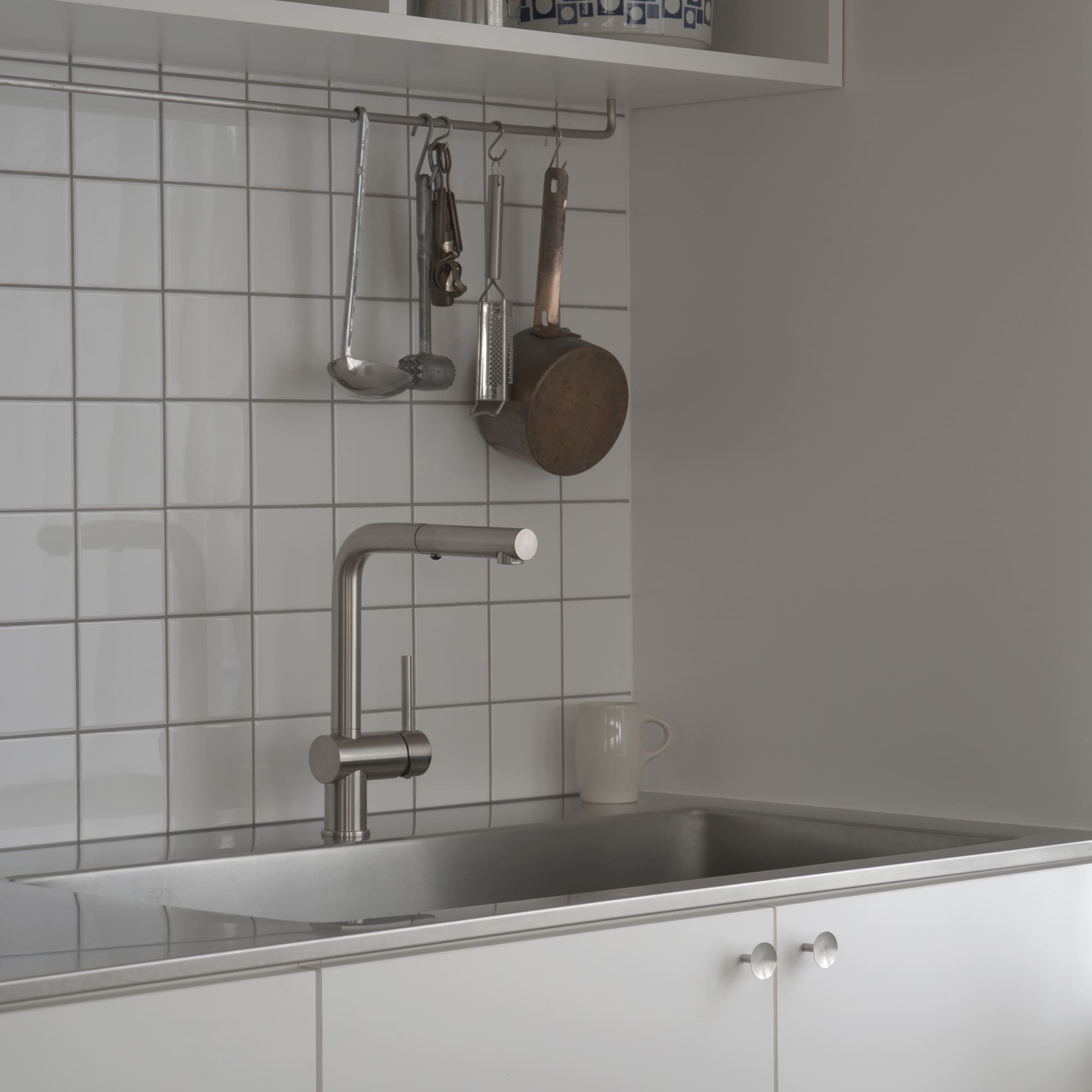 ハンドホース水栓 アングル混合栓 シャワー切替 ホワイト | KB-TP006