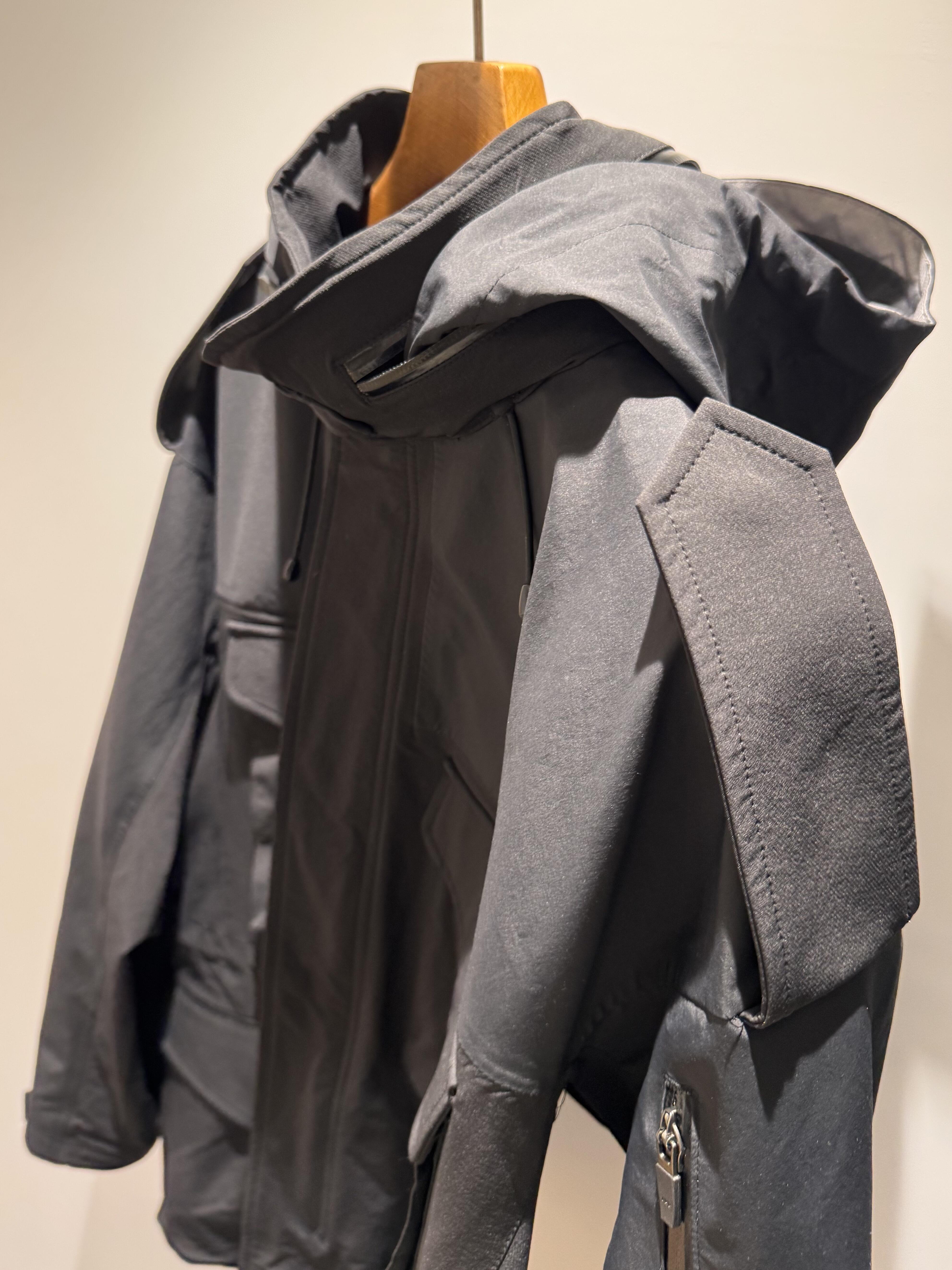 sacai】超高性能マウンテンパーカー｜【公式】ブランド古着・中古通販