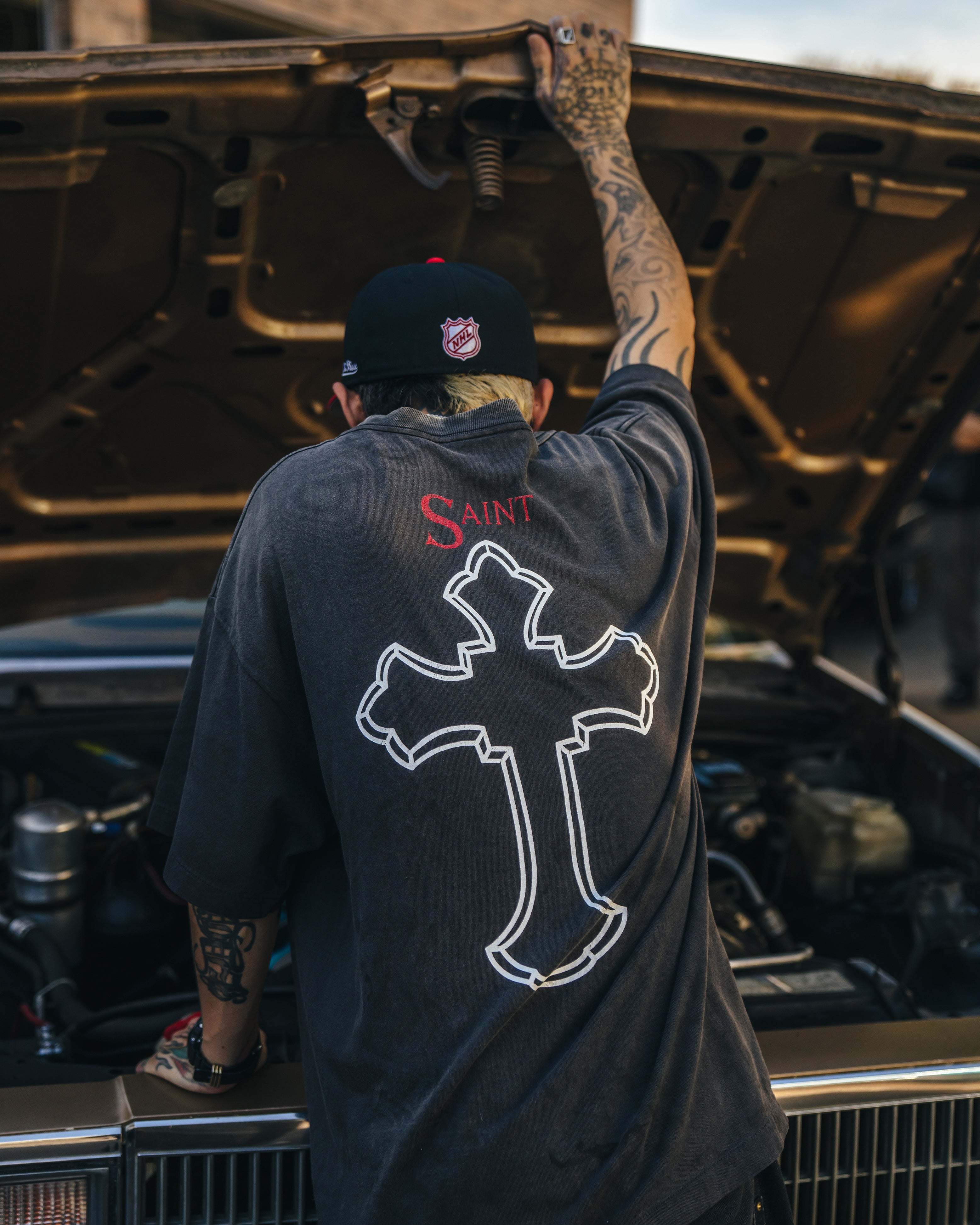 SAINT Mxxxxxx]2PC_SS TEE/2PAC/BLACK(SM-HR8-0000-C14) – R&Co.