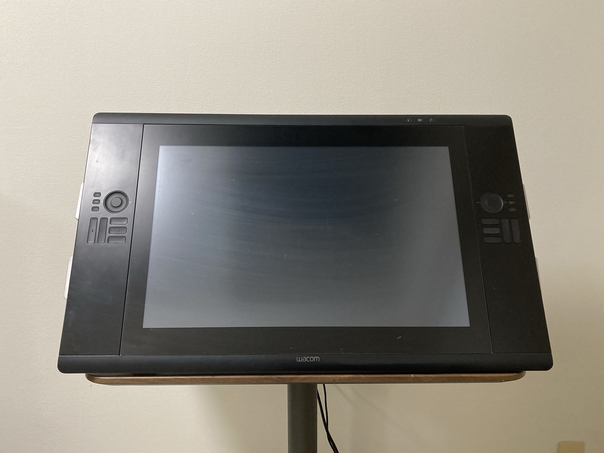 青森引き取り】Cintiq 24HD DTH-2400 液タブ 青森引き取り】Cintiq