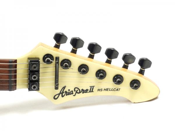 Aria Pro II RS-Hellcat アイボリー