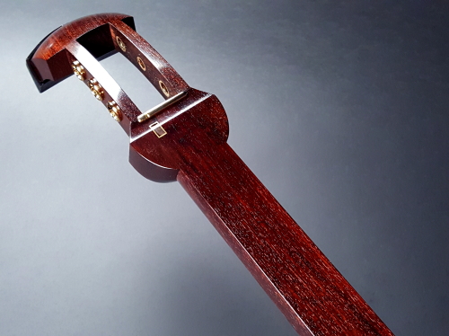 美品◇民謡三味線◇紅木 中棹 東さわり 皮破れ無し 鼈甲撥／