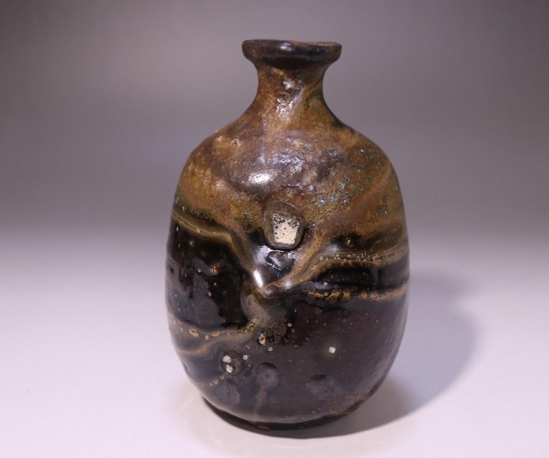 美術館級の大名品、黒備前長方皿、人間国宝伊勢崎淳、最上級の黒備前