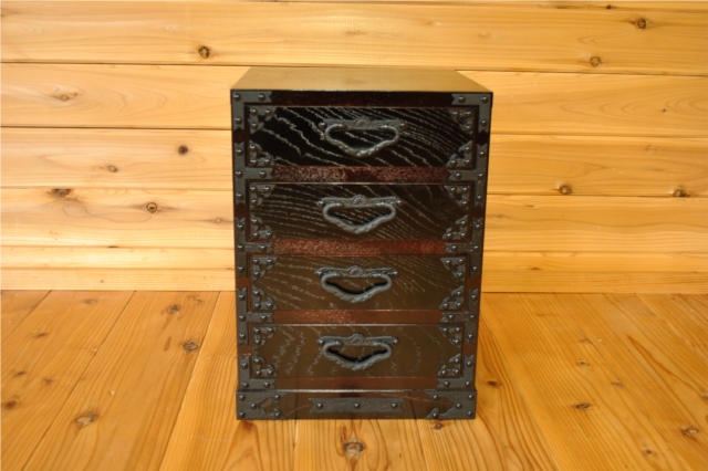 民芸家具調 からくり箪笥 隠し抽斗 ケヤキ/欅杢目 小箪笥 小箪笥・4段【