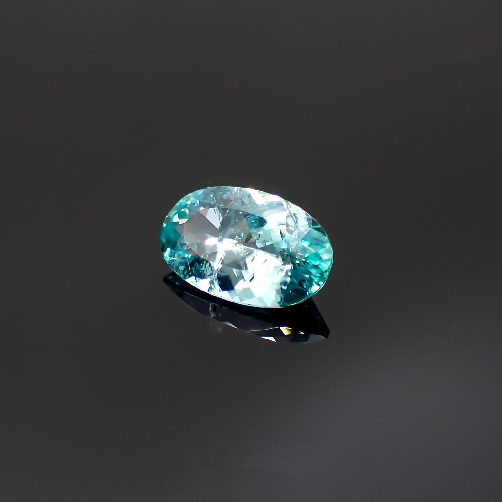 ユークレース(宝石名ユークレース)ブラジル産 ソ付(彩珠) 1.423ct