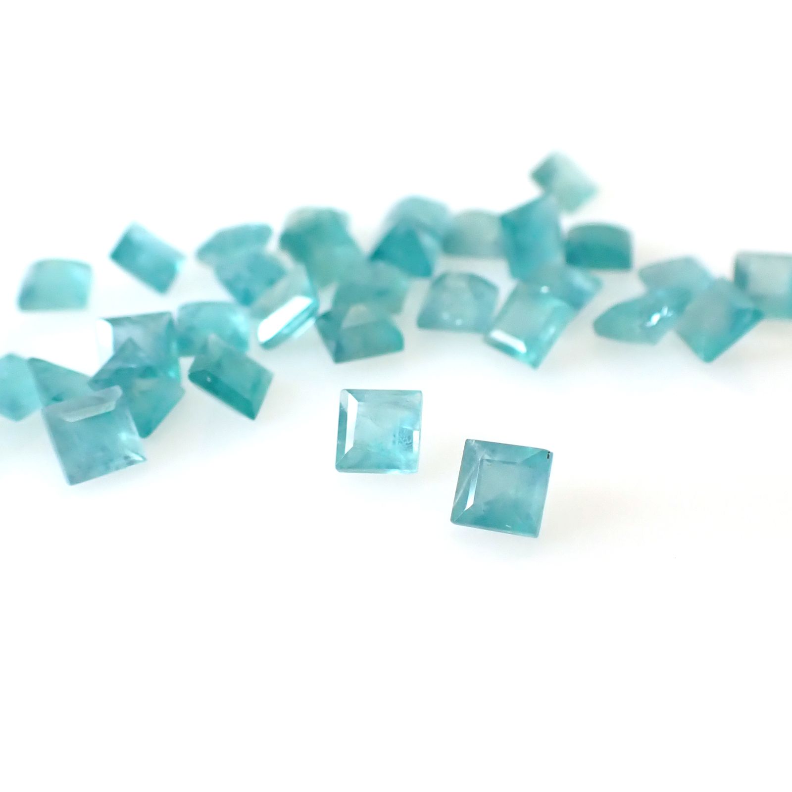 【マダガスカル産】グランディディエライトの原石⑥ グランディディエライト/世界で最も高価な宝石5位のマダガスカルの宝石