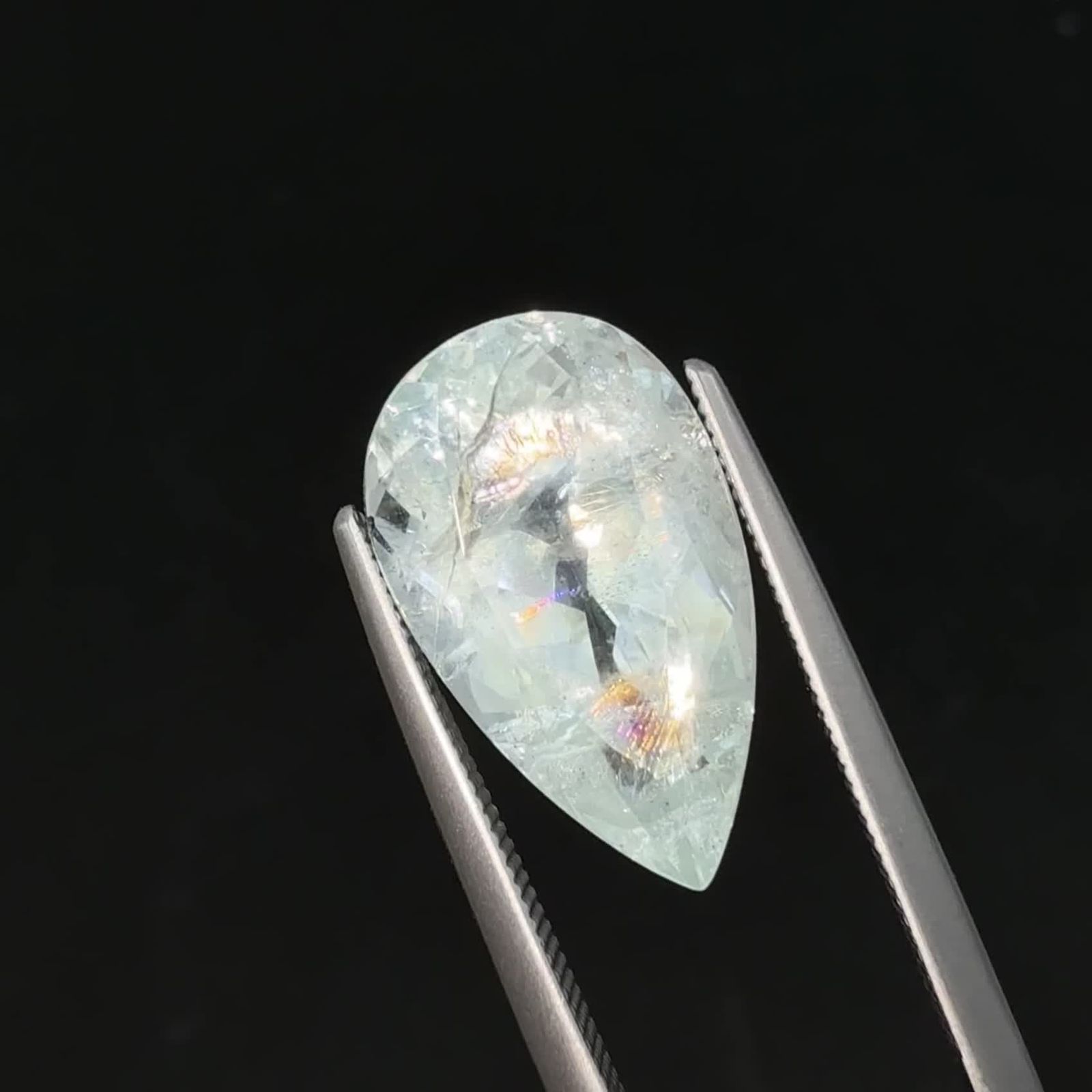 レインボーアクアマリン ブラジル産 6.53ct [250330144]16.4x9.6mm前後