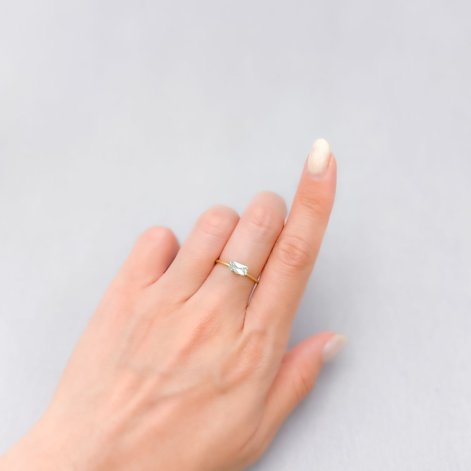 ミントベリル ナイジェリア産 0.45ct / 6.9x3.4mm前後 [250430196