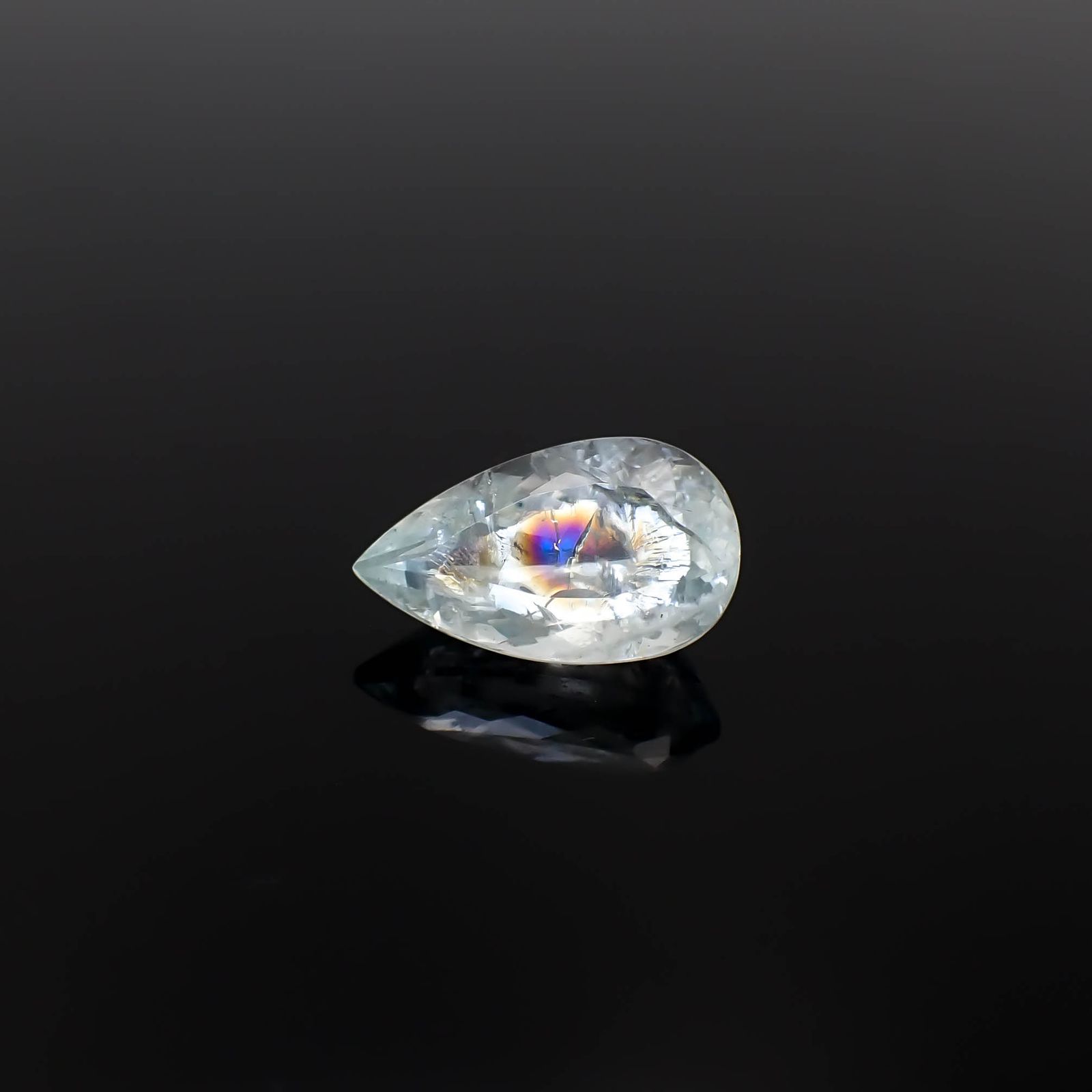 レインボーアクアマリン ブラジル産 6.53ct [250330144]16.4x9.6mm前後