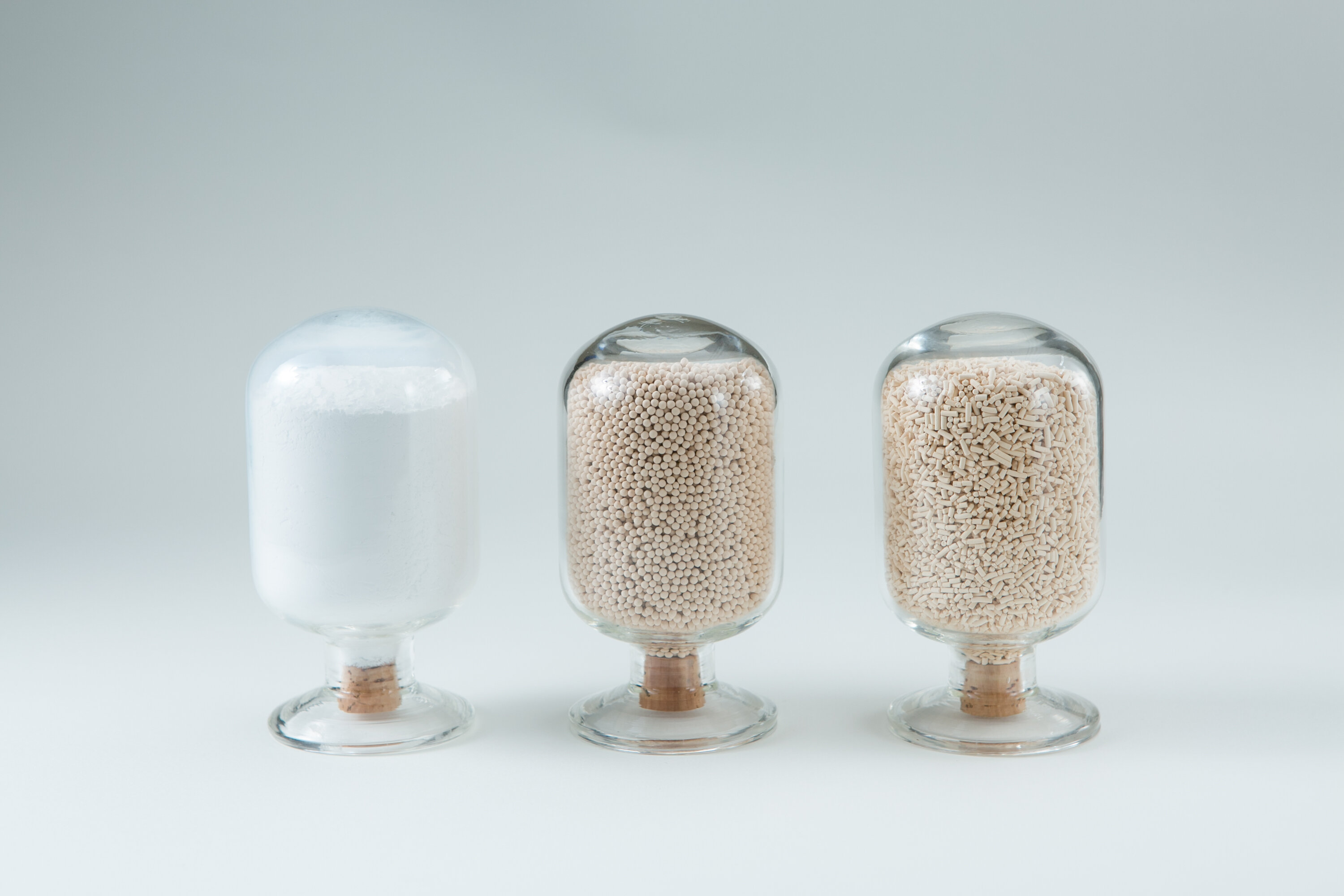 合成ゼオライト（ゼオラム®）｜高機能材料｜東ソー