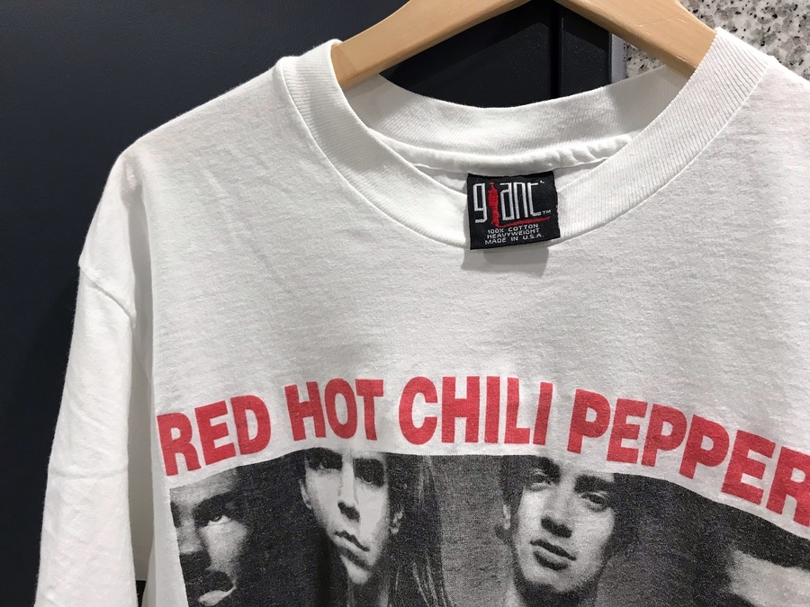90s GIANT RED HOT CHILI PEPPERS T-Shirt 90年代 レッドハット