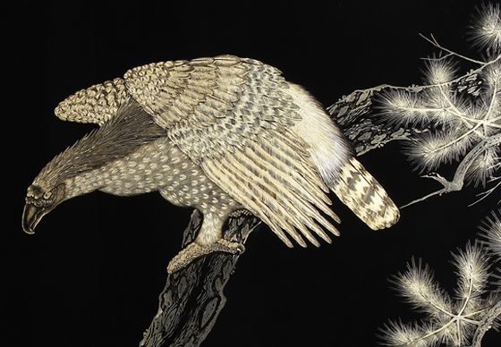 輪島塗沈金額装 鷹 漆額 松に鷹沈金は、輪島ならではの加飾の技・沈金