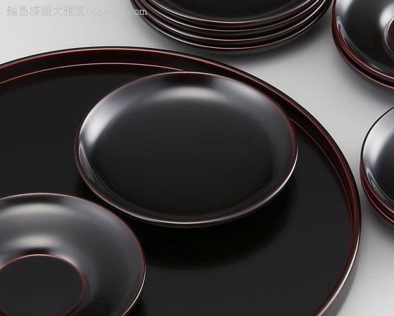 茶托5・銘々皿5とお盆1のセット 溜塗 1組 235,400円（税込） | 輪島塗