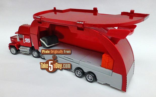 マテルカーズ ROAD TRIPPIN' MACK Road Trippin' Mack | Disney/Pixar