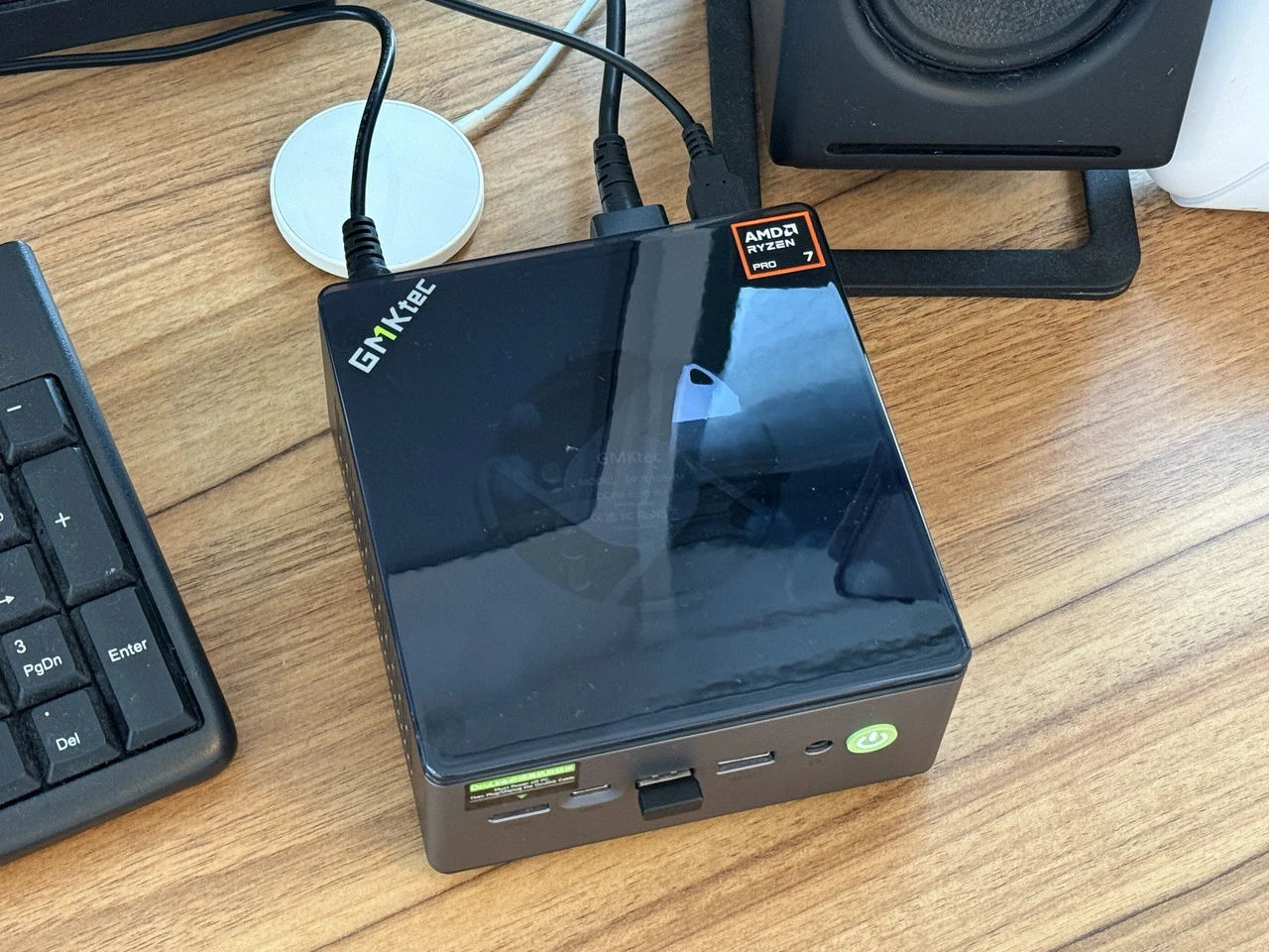 GMKtec Nucbox M7』レビュー、Ryzen 7 PRO 6850H採用、Oculinkポート