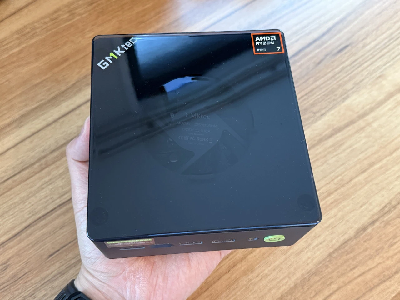 GMKtec Nucbox M7』レビュー、Ryzen 7 PRO 6850H採用、Oculinkポート