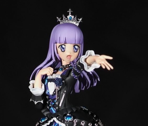 ブルーエンブレスコーデ(トップス・ボトムス・シューズ) 氷上スミレ