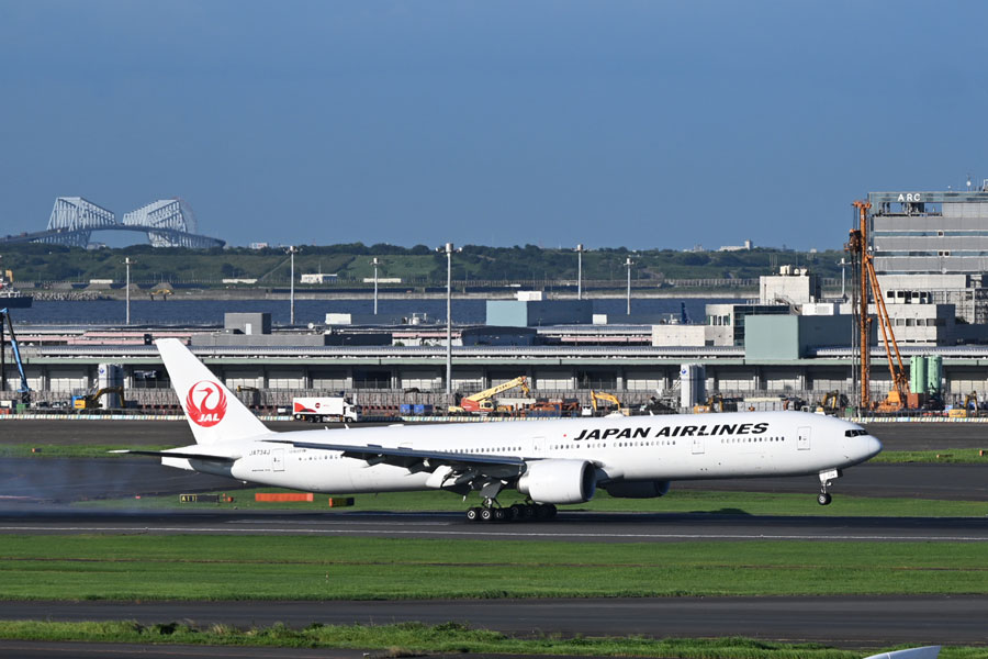JAL's Boeing 777-300ER Completes Its Final Flight - TRAICY Global