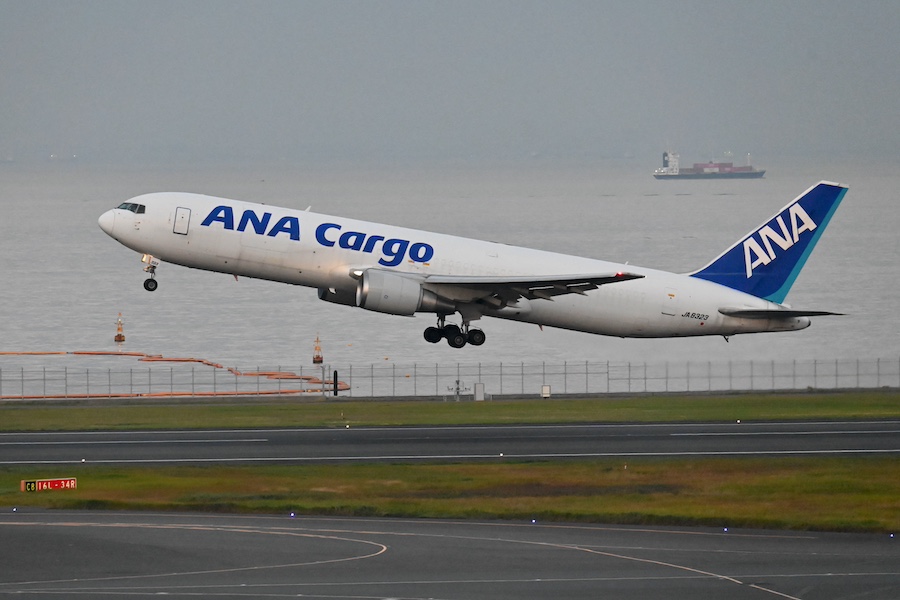 全日空商事 1/200 ANA ボーイング B767-300BCF JA8286 全日空商事 1