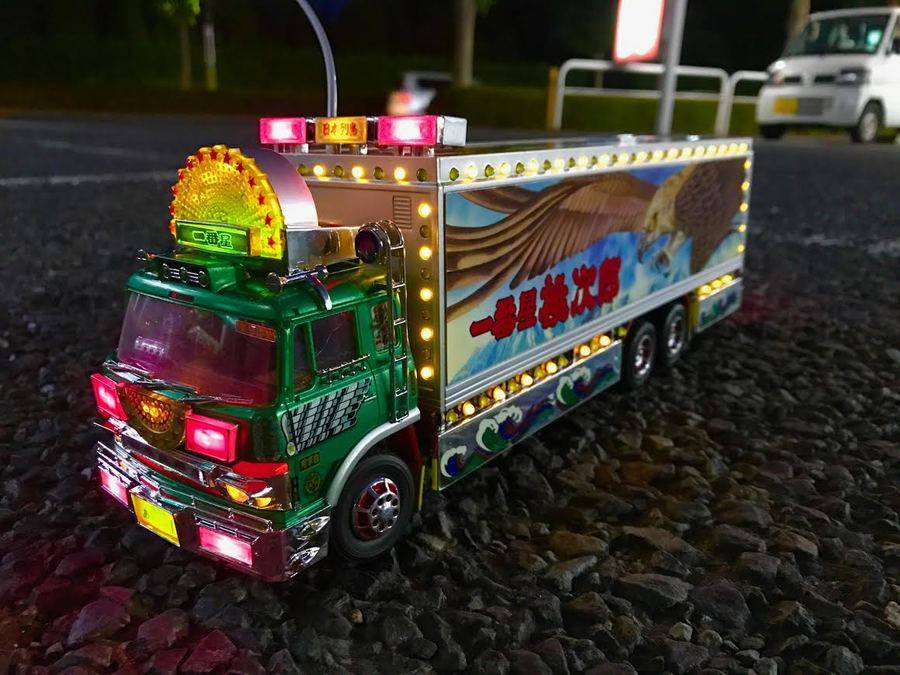 トラック野郎・度胸一番星 1/32ラジコンカー入荷しました！【牛久店