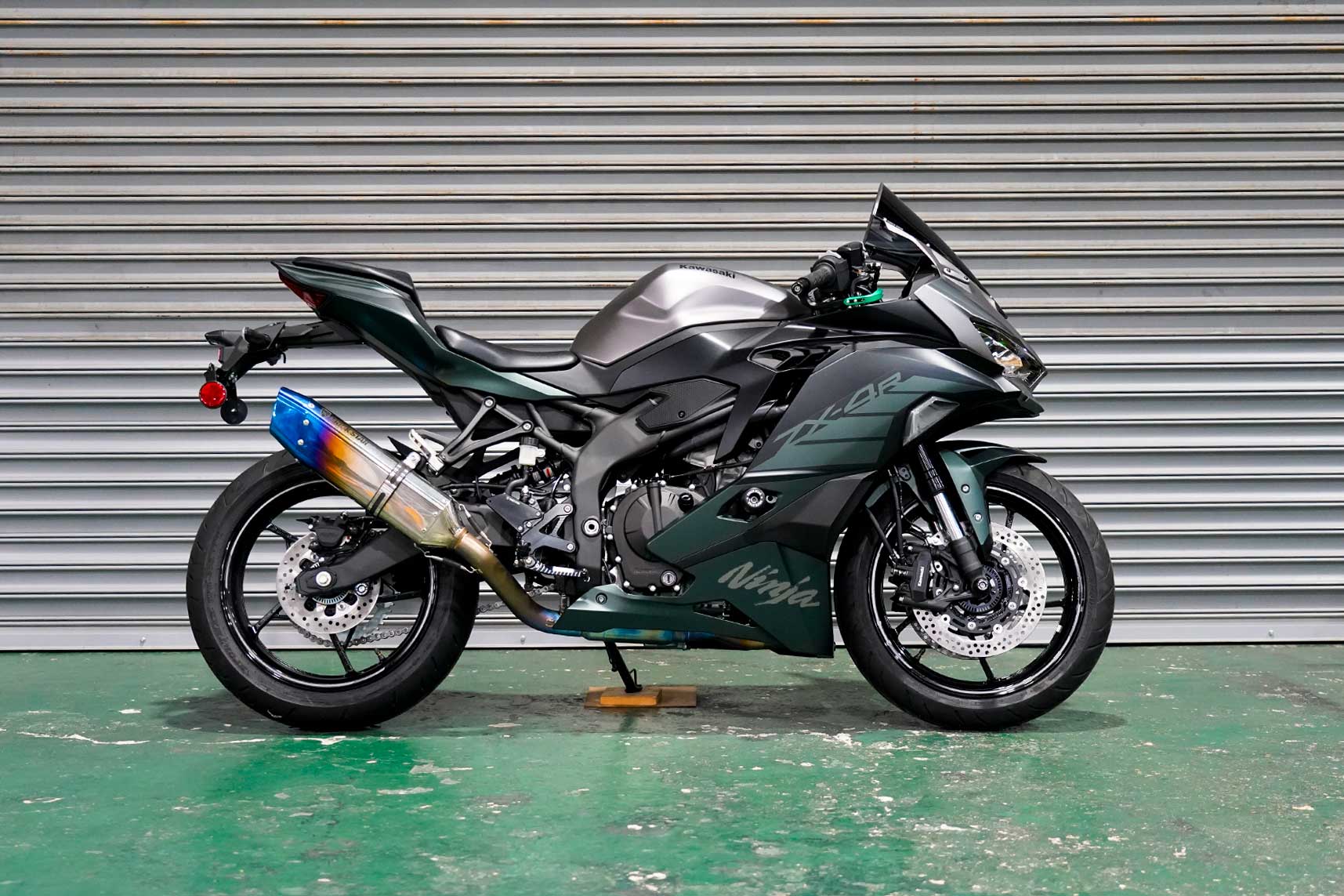 十四代 超極 1800cc 2025.10 最新物 2025 Ninja ZX-4R SE モーター